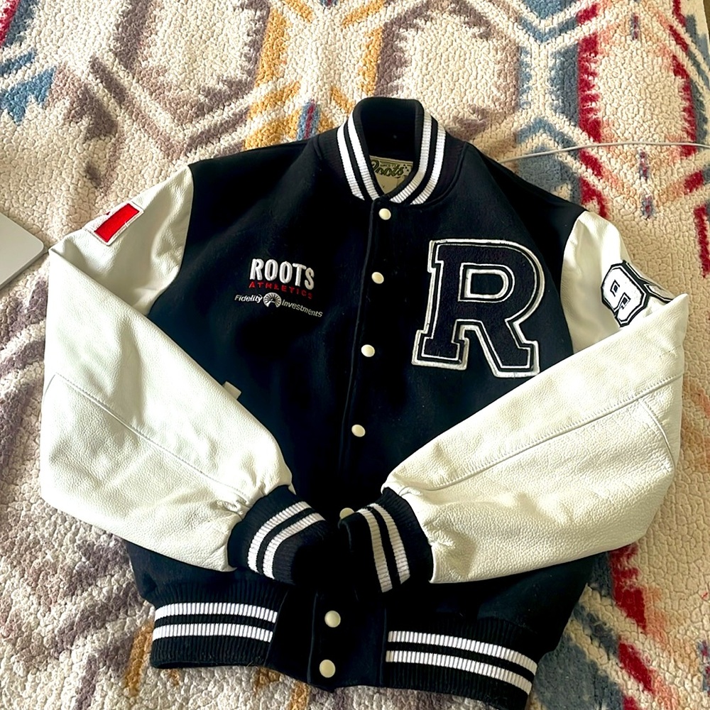 Roots men’s vintage varsity jacket size med